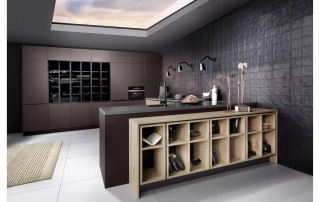 Dunkelbraune Küche in Lounge Design